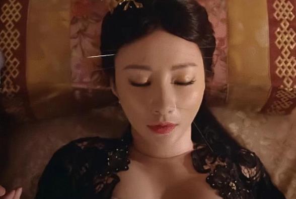 「柳岩」谁说柳岩没演技?看她在剧中被“扎针”的表情,撑起整个画面感