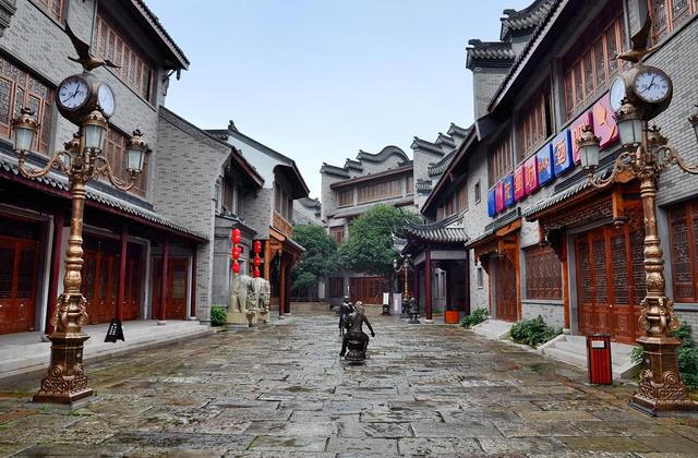 龙潭水乡：中国“最赔钱”的古镇，耗时4年投资20亿，火爆一时如今无人问津