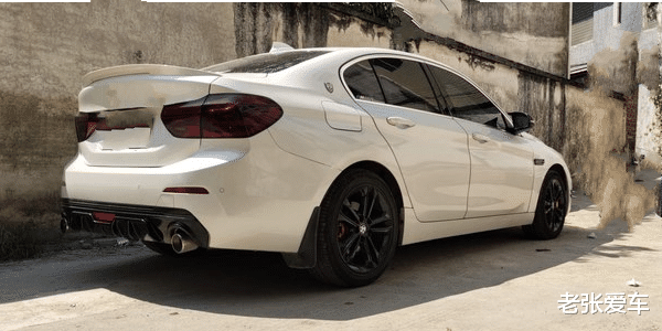 宝马1系|没白等,从19.88万跌到14万,开出去,看车标就比帕萨特上档次