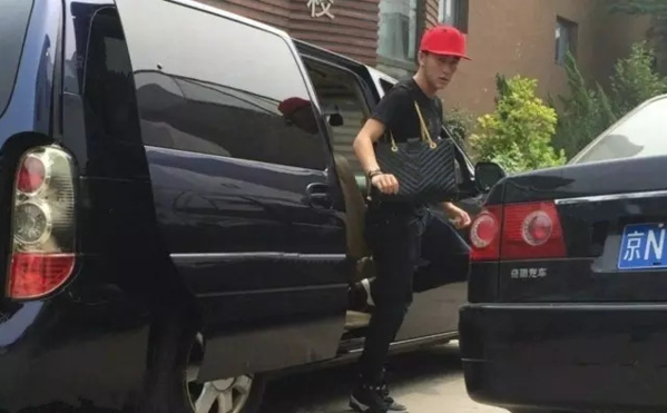 何鸿燊■一代赌王逝世，辉煌人生，传奇座驾