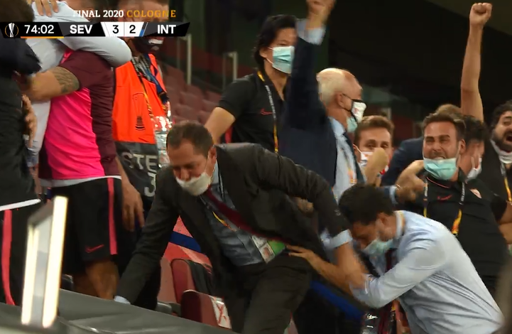 罗梅卢·卢卡库|太自责！卢卡库乌龙杀死国米，垂头丧气眼神呆滞，对手疯狂庆祝