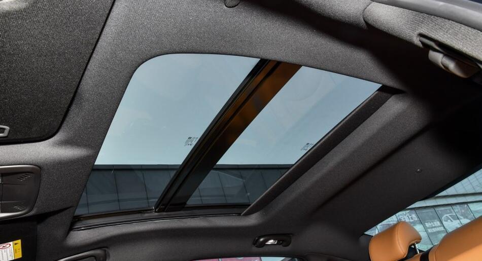 『丰田凯美瑞』又降了，长5米+双层隔音，开它比E级舒适，可惜跌破19万，没人识