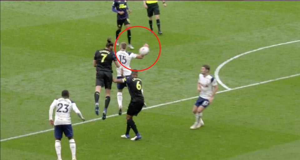 曼联|96分钟丢球，穆帅气得扭头就走！赛后又1打击，曼联喜从天降