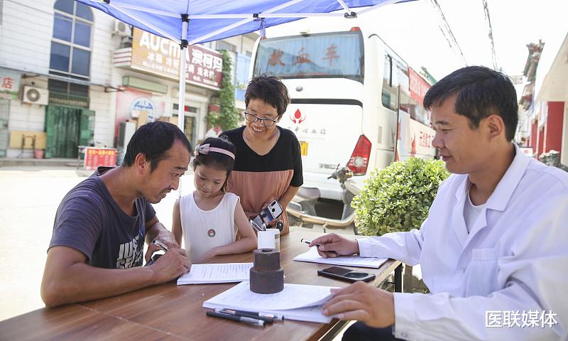 饮食|年过40岁，最好少碰这4类食物，免得给血管添堵