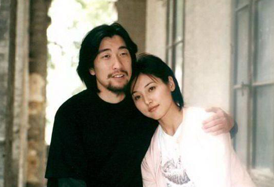 王千源|他是不可多得的好演员，父亲是国家一级演员，结婚多年妻子太低调