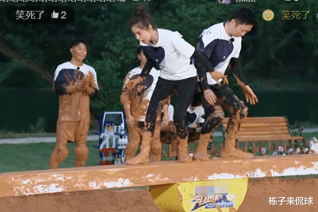 #奔跑吧兄弟#有种意外出道叫跑男导演，镜头不小心扫到他颜值后，我不信你不心动