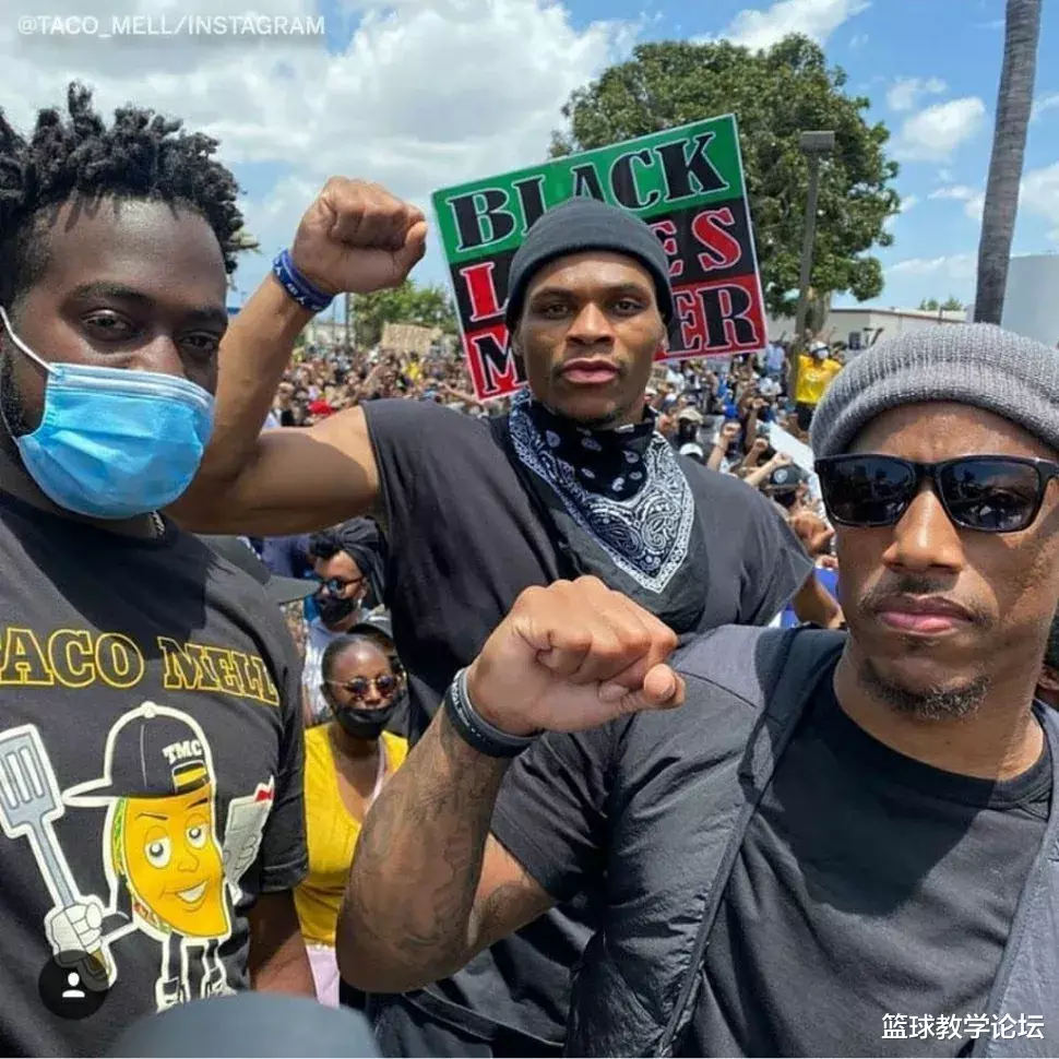 #斯蒂芬·库里#真刚！库里高喊特朗普下台！威少也忍不住出手！整个NBA团结起来了