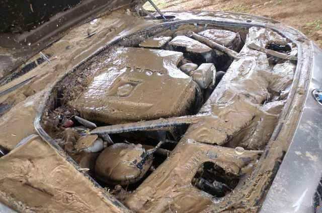 【宝马X5】农民工参加同学聚会，为面子5万买宝马X5，结果被笑掉大牙