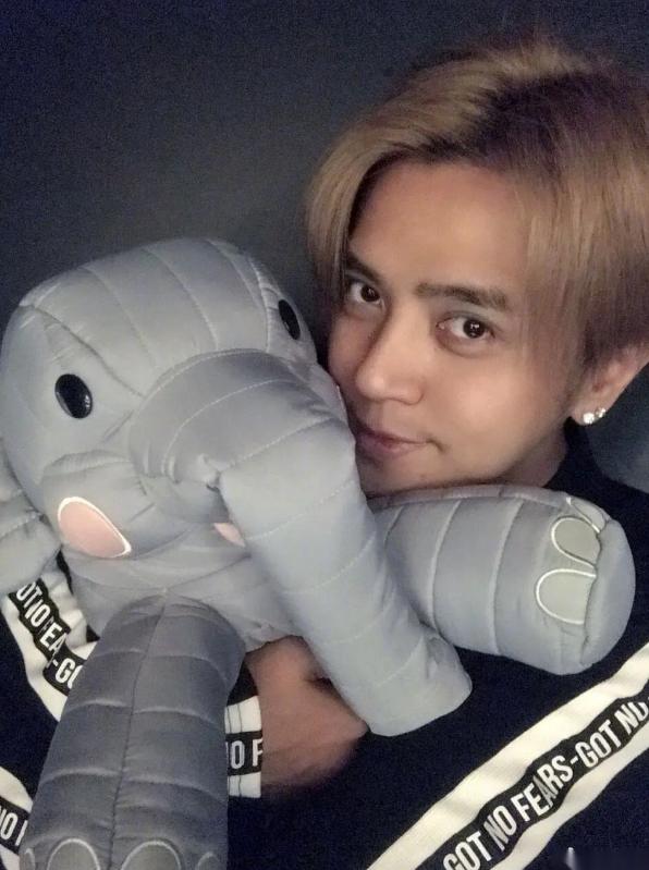 【罗志祥】回顾康熙，蝴蝶妹妹知道罗志祥有女友后就差哭出来了，笑得勉强