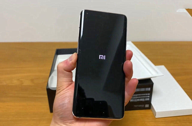 [小米科技]小米再次发力，小米10Pro顶配跌至中配价，或许真的被严重低估！