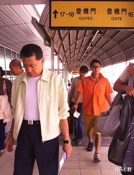 谢霆锋|谢霆锋嘲讽某艺人拍《锋味》排场大，却被网友吐槽最没发言权