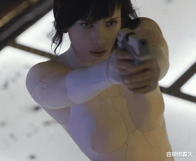 「花絮」寡姐《攻壳行动队》战衣竟是特效？拍摄花絮曝光，看得人眼都直了！