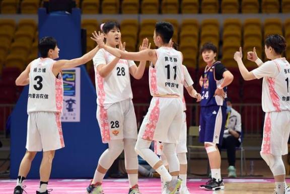 女籃|最萌中鋒李月汝帶隊奪冠，巴特爾會給內蒙古女籃多少奪冠獎金？