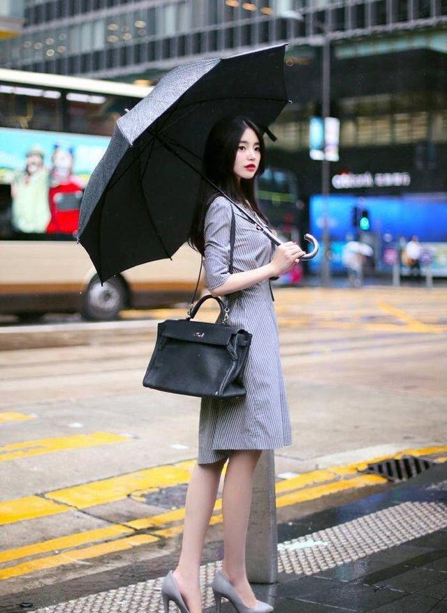 穿衣搭配|职场新人穿搭不能输，一条别致“条纹裙”，让你成为同事中的焦点