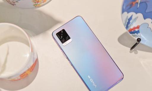 官宣|低配高价手机排名，华为三款上榜毫无争议，vivo S7有点冤