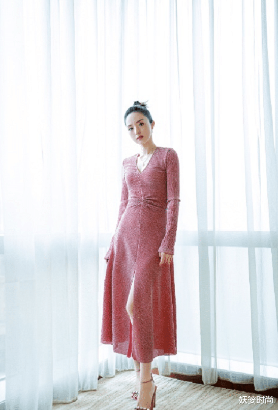 董璇■有一种“离婚”叫高云翔董璇,男方中年发福,女方却瘦回“电杆腿”