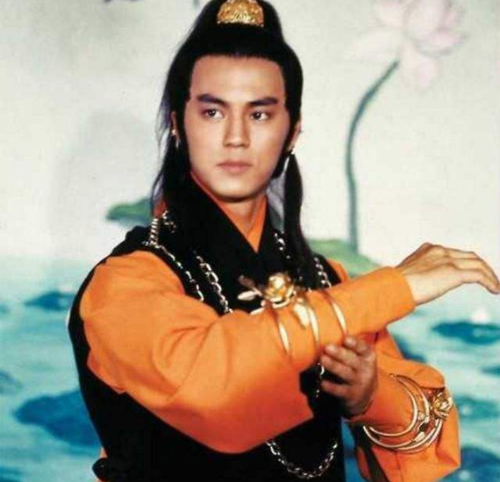 狄龙:73岁狄龙一家近照,隐藏了39年的儿子,原来是大家熟悉的他