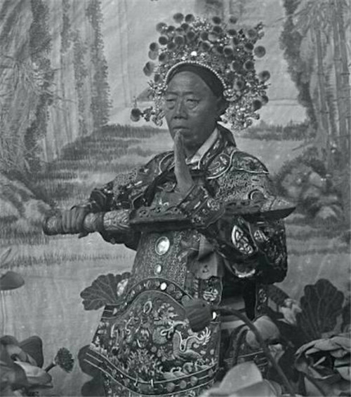 慈禧太后|大太监李莲英真实相貌:满脸脓包,面露阴险,最终被刺杀身首异