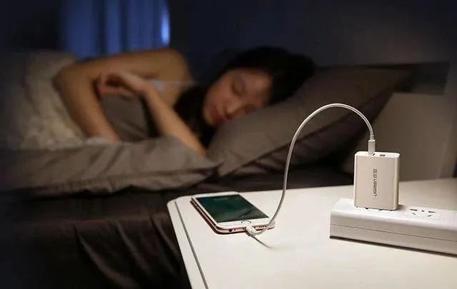 |为什么安卓厂商非要搞 100W+ 的超级快充？