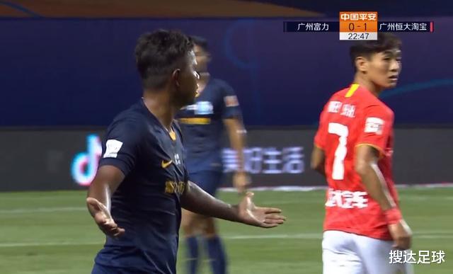 韦世豪|比内马尔还骚!25岁韦世豪踢嗨了:羞辱性挑球过人+强行1V3