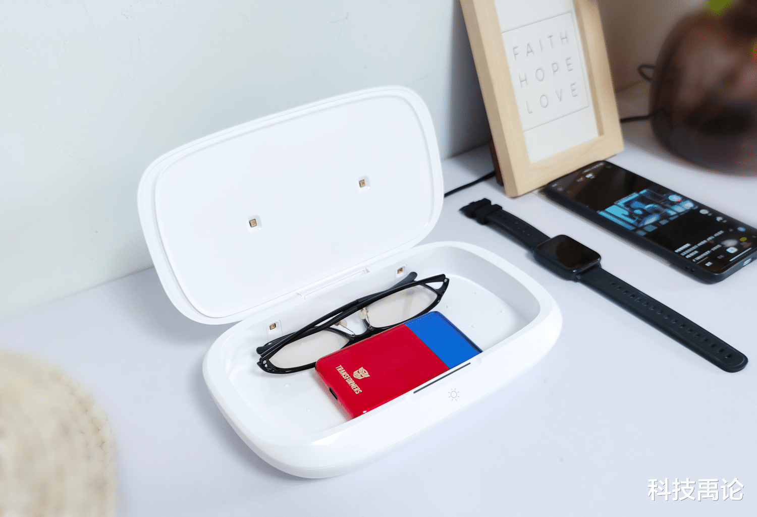 |手机用户福音，紫外线杀菌+无线充电合体，耐尔金个护新品评测