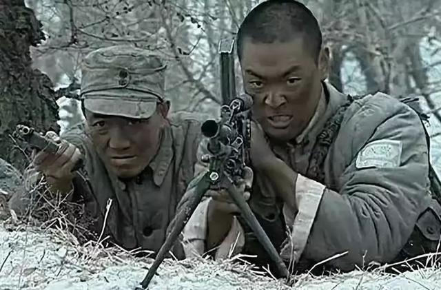 李云龙|《亮剑》中司令员放话“5吨炮弹换下李云龙”，总感觉哪里不对