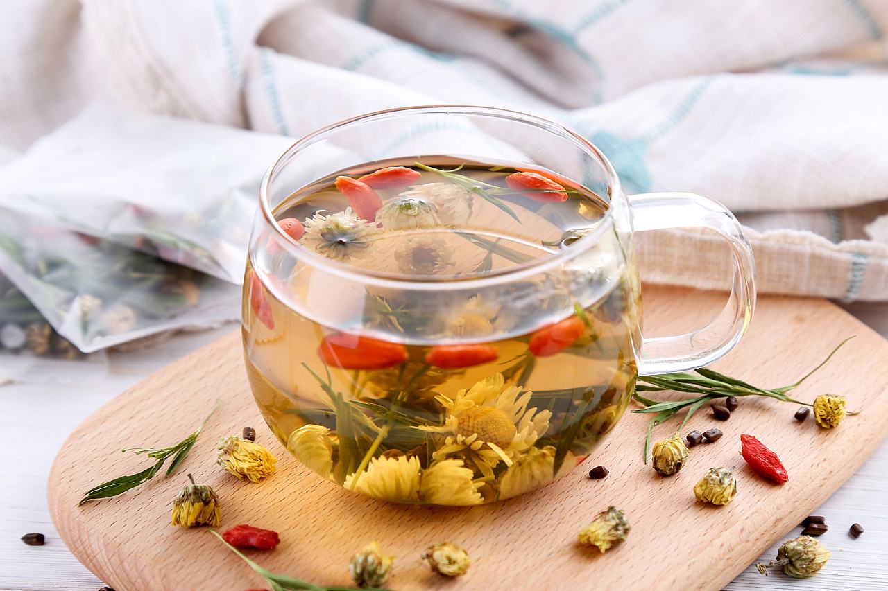 衰老|男人老没老，看脸就知道，若有这3个特征，说明老了，别不承认