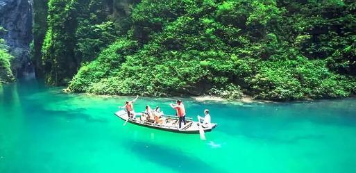 挂壁公路|中国又一条“天路”横空出世，每一站都是避暑胜地，央视也被惊艳