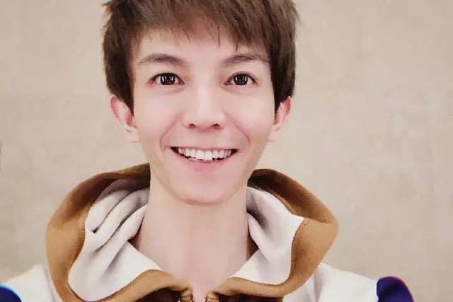 |郭敬明豪宅价值7个亿？就连宠物地毯都是爱马仕，全部贵族装饰