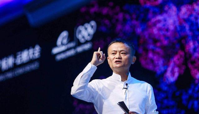 马云|坐拥39家商厦，身家近500亿，家庭事业双丰收，却甘愿为马云打工