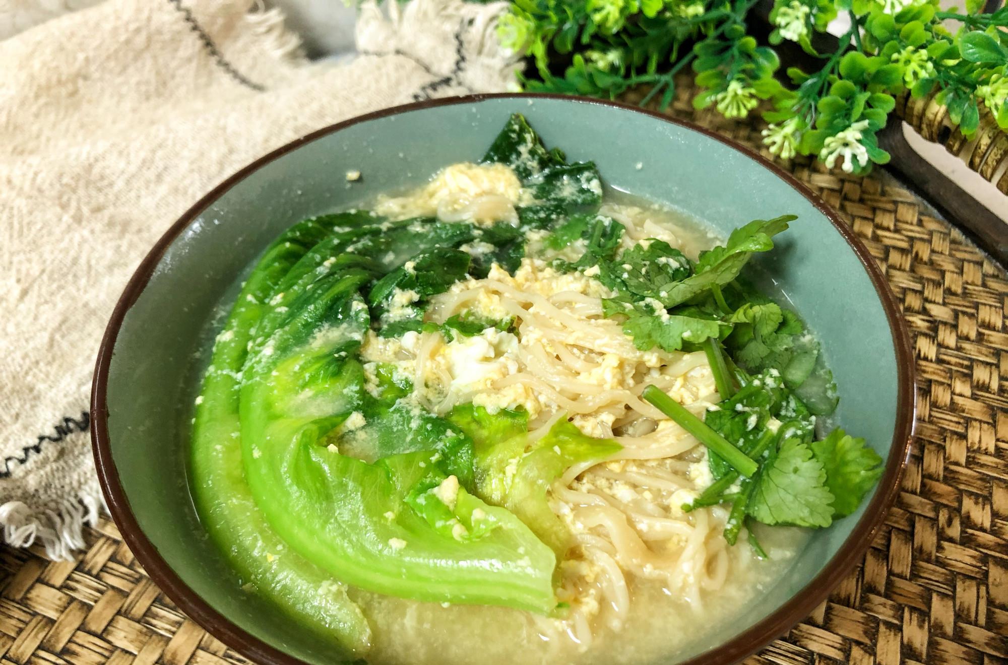 「面条」它和面条简直天生一对，简单一煮，营养又美味，全家都爱吃