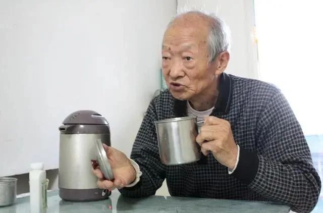 【土豆】五种常见蔬菜，或许比“槟榔”还伤身，吃多了细胞可能会“变坏”