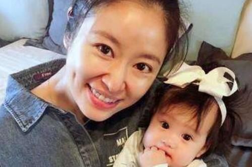 李小璐@有种“基因”叫生了个自己，戚薇李小璐还好，刘诗诗才是真的像