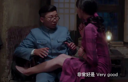 无人问津:她将“风情”演到极致,曾一度无人问津,31岁走红被骂“驴脸”