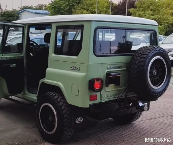 红眼|2021款“BJ212”上市，红眼大灯+独立悬架，内饰总算逆袭了！