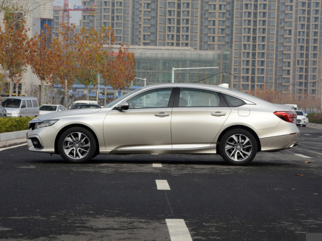 |本田英诗派卖出“清仓价”,如今只需15.68万,比雅阁都豪华