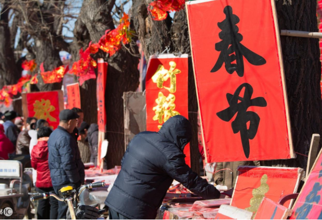 一言蔽之 就地过年为何意见大？再累也返乡是很多人的心声