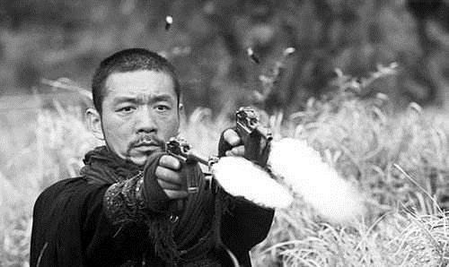 「国民党」此人是国民党少校，却指挥得动少将，建国后在刑场上被解放军救下