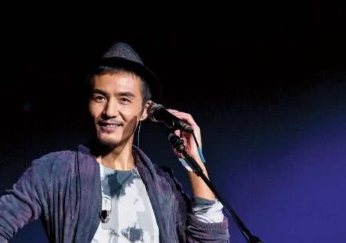 朴树现身楼盘宣传，曾被评为文艺青年的他，靠音乐捞金引争议