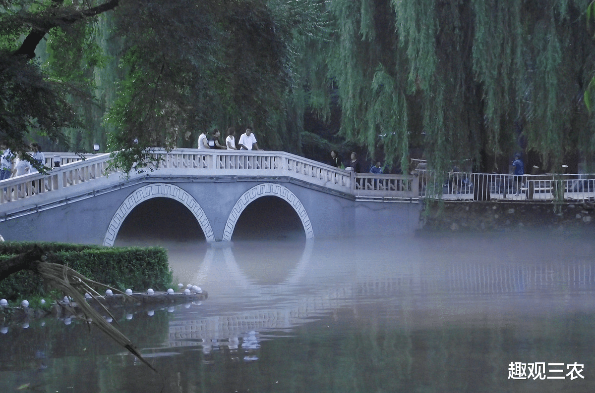 「」世界上“最小”的湖泊，面积仅15平方获吉尼斯世界纪录