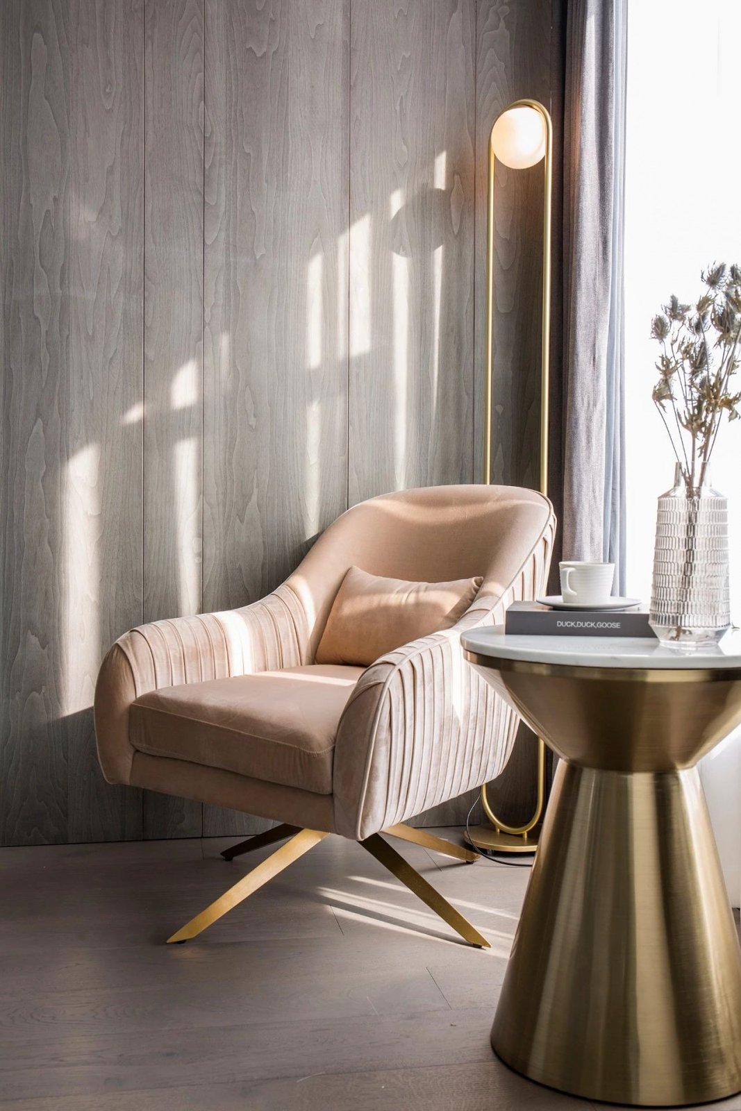 【】轻奢的生活氛围，质朴自然的现代设计。