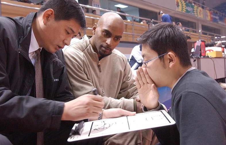 「辽宁男篮」巩晓彬要主动推开他?要选择郭士强,或成就辽宁男篮一段佳话,