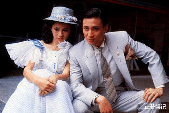 翁美玲|85年凌晨1: 25分，女星着红色睡袍死在家中，尸体被包裹5层锡纸