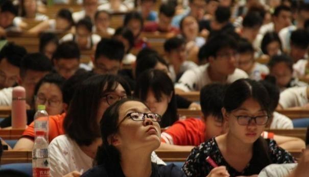 大学|大学中的这3个本科专业，毕业后就业相对容易，有你的专业吗？
