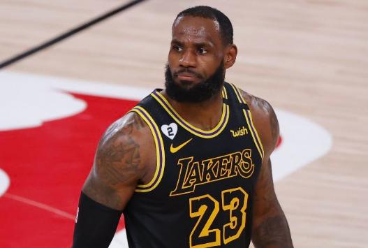 勒布朗·詹姆斯|就在今天，詹姆斯创造NBA74年神迹，携手浓眉打破13年纪录