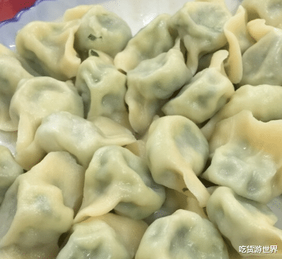 饺子|秋天，吃菠菜不如吃此菜，钙是菠菜的4倍，包成饺子，吃起来真香！