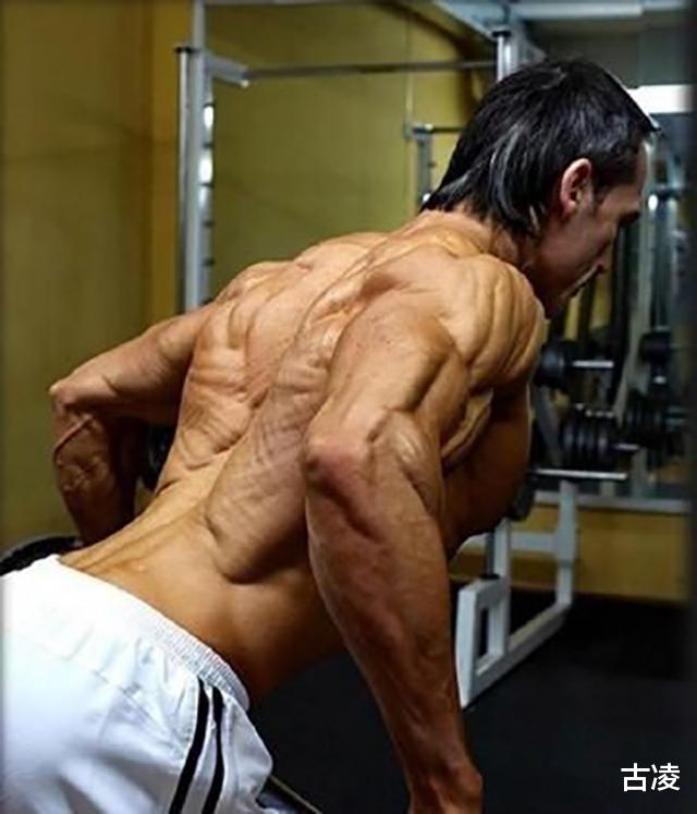 健身|地球首低体脂率低至2.3%，健身锻炼30年，活生生的“干尸”标本