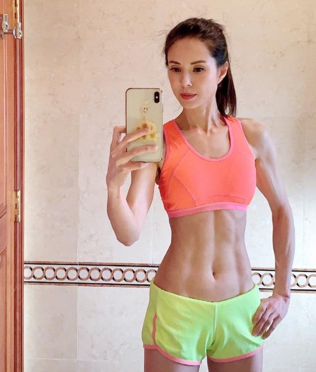 郑爽|女星不光着膀子，你都不可能知道她们衣服底下的肌肉这么发达
