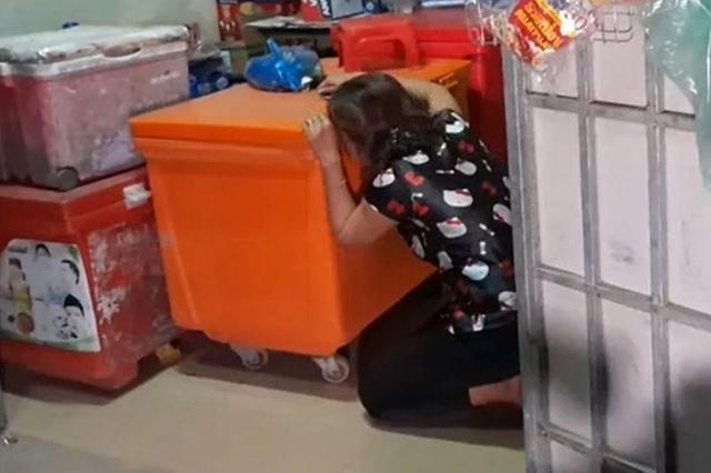 睹图|女子出门前和丈夫大吵一架，回家发现丈夫和3个女儿都死了