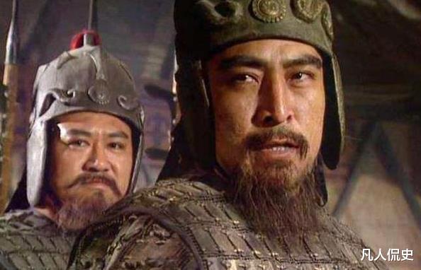 『关羽』拜黄忠为后将军,孔明关羽为何皆反对?他们想把这个位置留给谁?
